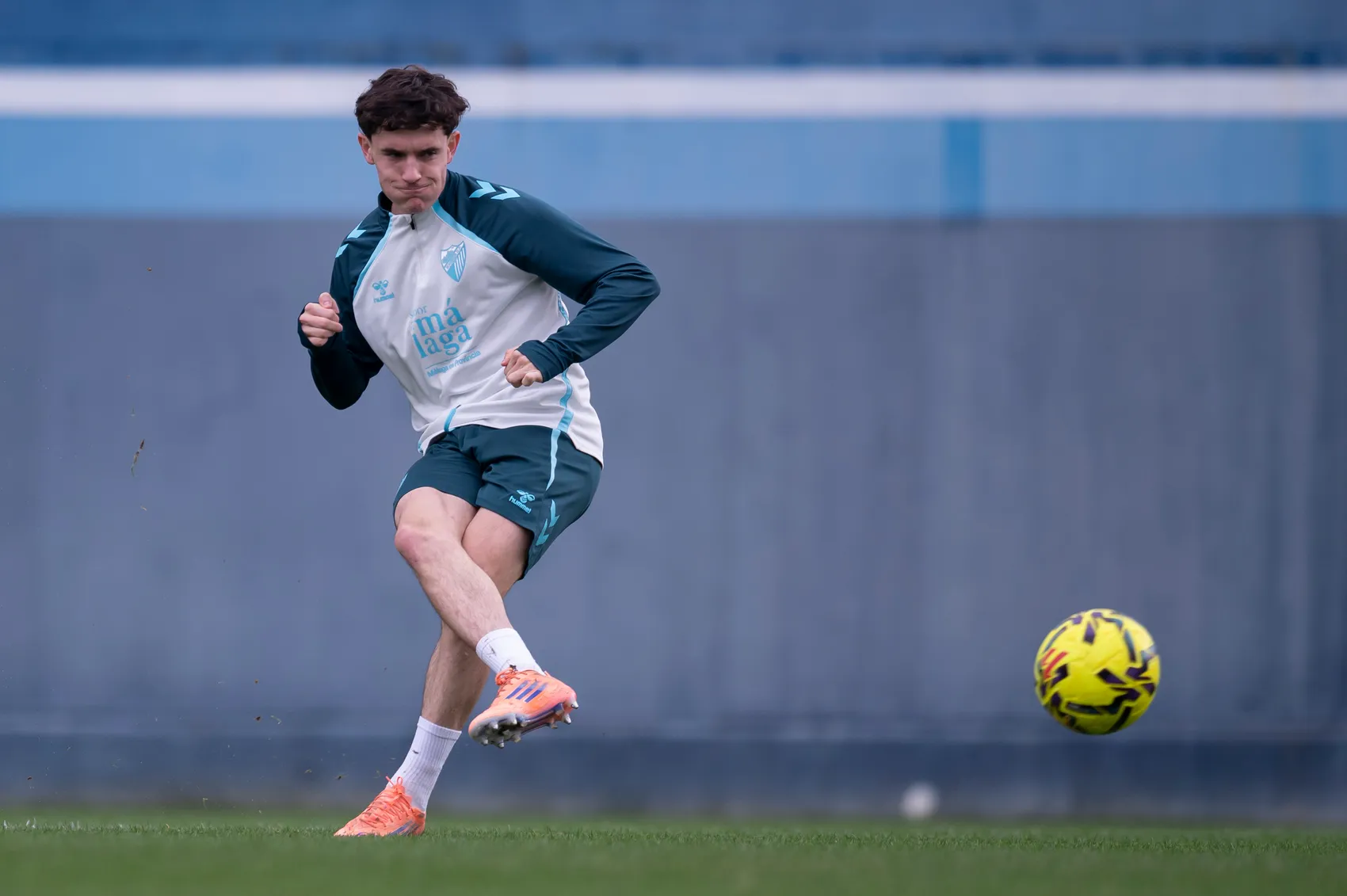 Aaron Ochoa, primera baja confirmada para el Málaga por fechas FIFA
