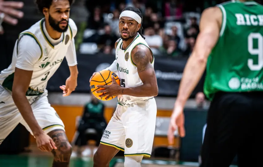 Los errores que condenaron al Unicaja en El Olímpic