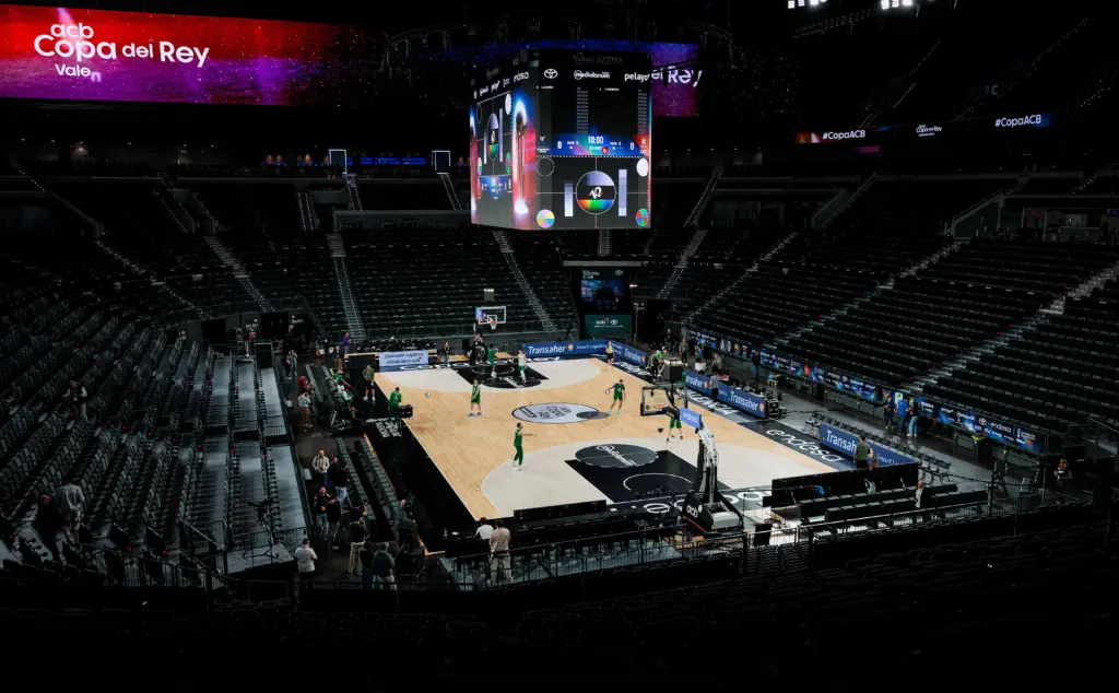 3 - UNICAJA TOMA CONTACTO DEL ROIG ARENA