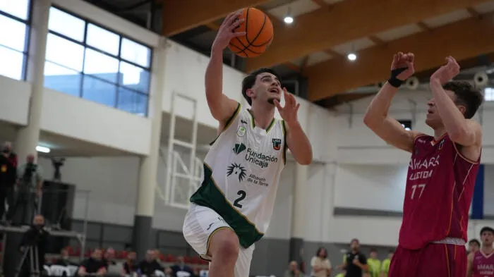 El Unicaja Alhaurín de la Torre acelera tras el descanso y cierra un fin de semana perfecto