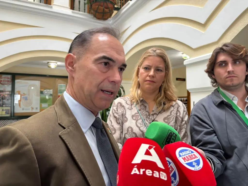 Juan Antonio Lara sobre la propuesta turística de Benalmádena en 2026: "Nuestra gran apuesta es la senda litoral" 3 7 - LARA OPINA PLAN TURISTICO BENALMADENA DE 2026