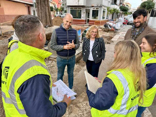 Ana Mula visita obras plaza calle Sevilla 1