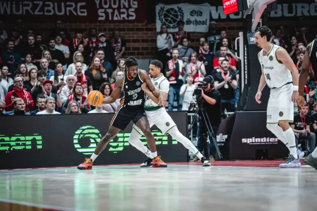 EL GRUPO SE APRIETA Y EL UNICAJA ATISBA FINAL EN FRANCIA