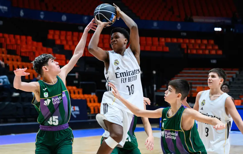 EL REAL MADRID DEMUESTRA SU SUPERIORIDAD EN MINICOPA ANTE EL UNICAJA