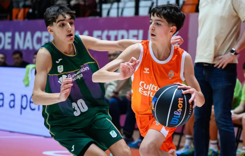 EL UNICAJA CAE EN SU PRIMER PARTIDO ANTE VALENCIA