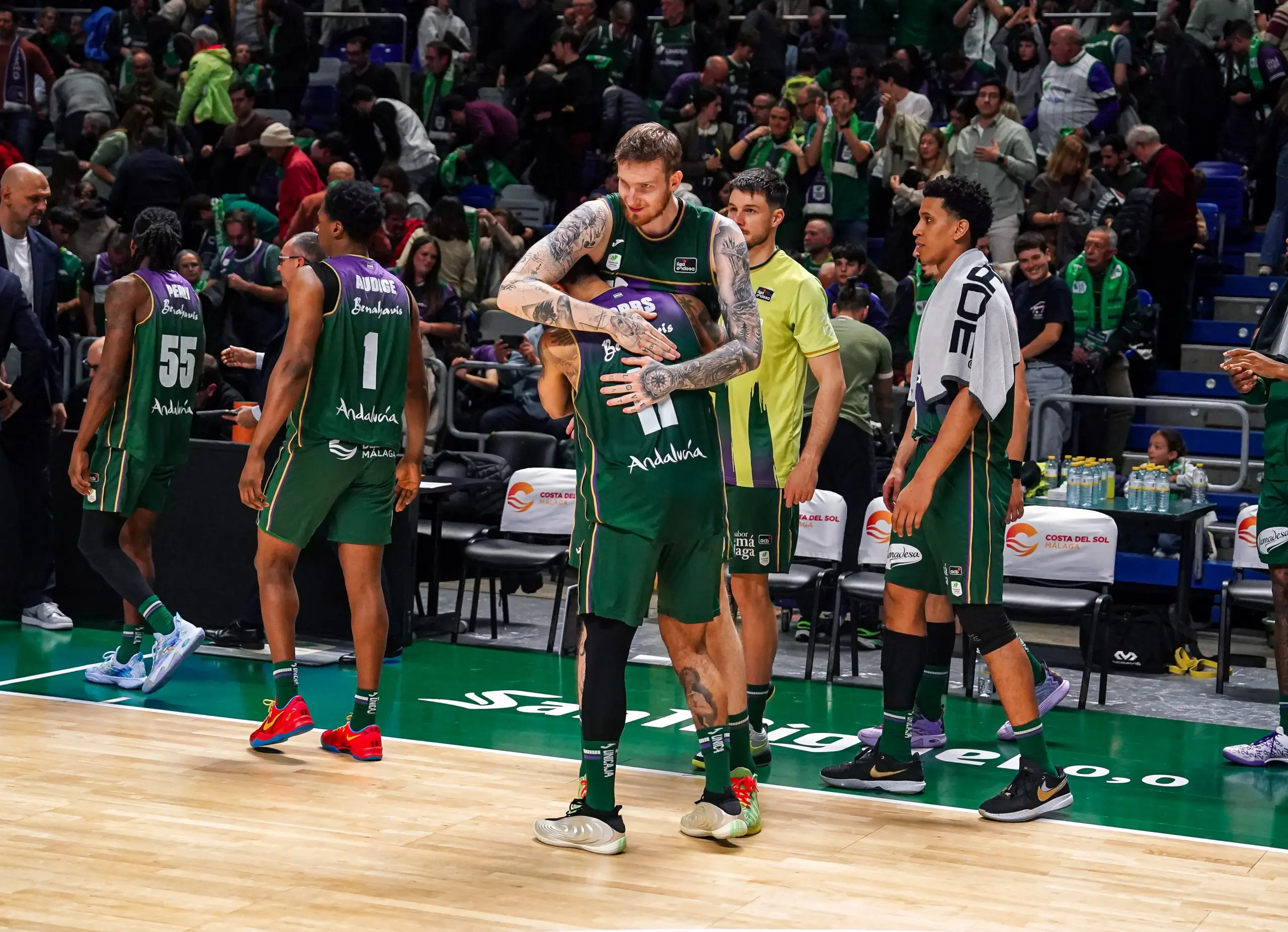 EL UNICAJA SE ACERCA A LA SEGUNDA POSICIÓN
