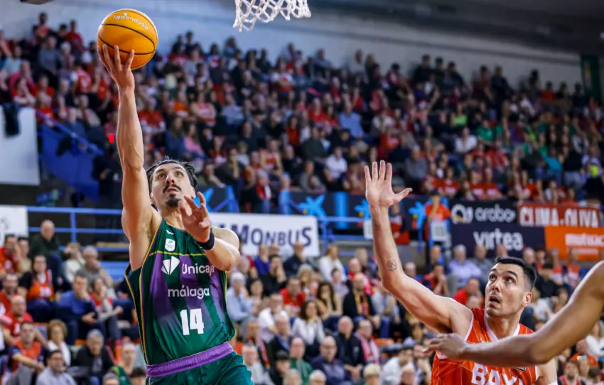 ESTE ES EL 1X1 Y LAS NOTAS DEL UNICAJA EN SU VICTORIA EN MANRESA