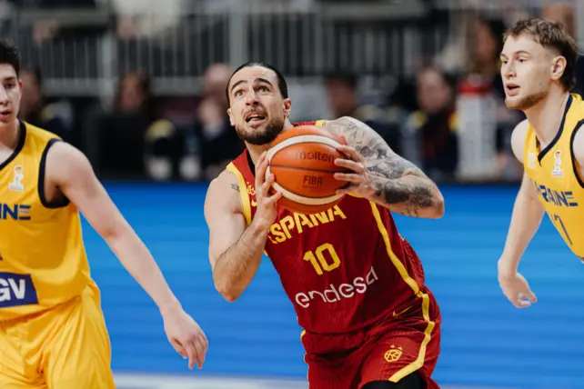 FRANCIS ALONSO APORTA 7 PUNTOS EN LA VICTORIA DE ESPAÑA ANTE UCRANIA