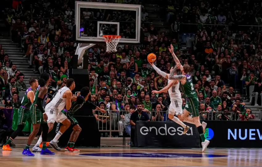 HEZONJA DESTROZA UNA PRIMERA MITAD IMPERIAL DEL UNICAJA