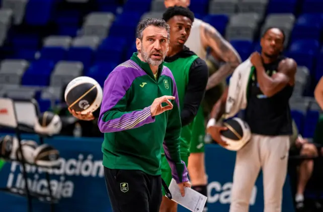 IBON NAVARRO Y EL REPASO A LA ENFERMERÍA ANTES DE LA COPA ACB