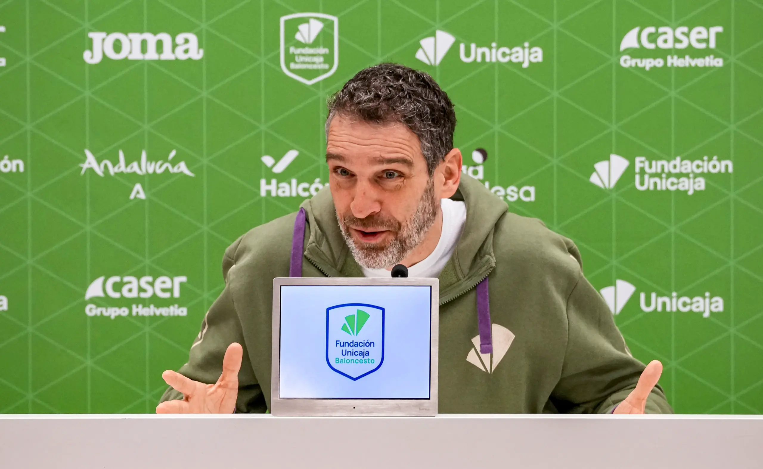 Ibon Navarro: "Si guardamos cosas para la Copa, lo más probable es que perdamos el domingo y el jueves"