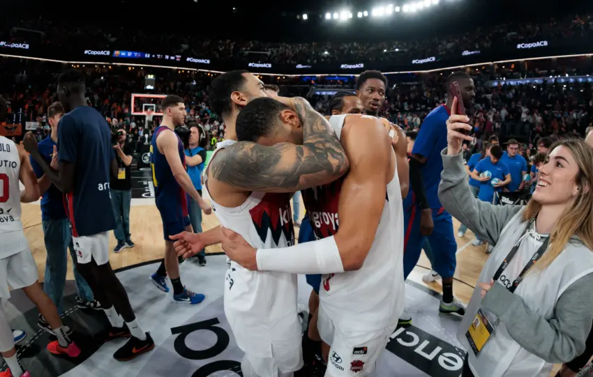 El Baskonia remonta al Barça y vuelve a una final de Copa 17 años después