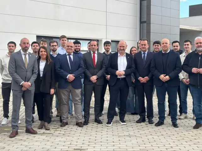 Rafael Louzán posa en su visita a la Ciudad Deportiva Fundación Málaga CF