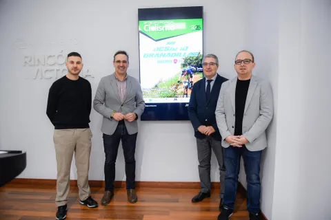 alcalde edil y club.jpeg