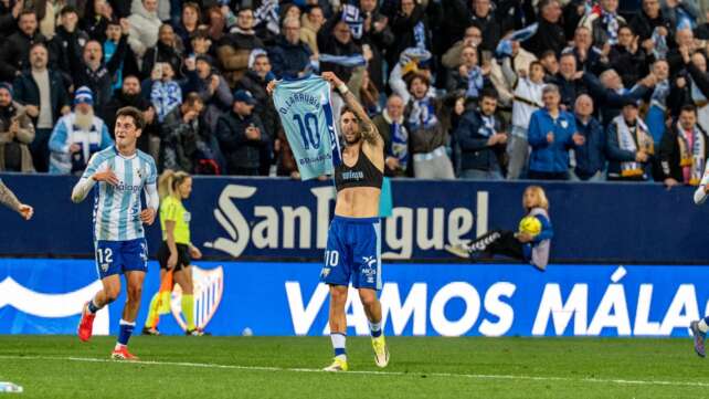 CRÓNICA | Una exhibición de Larrubia convierte el sueño de los playoffs en una realidad