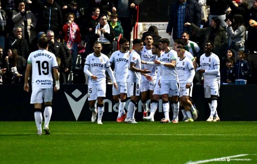 Clasificación Segunda: El Ceuta deja al Córdoba sin playoff... para presentar su propia candidatura
