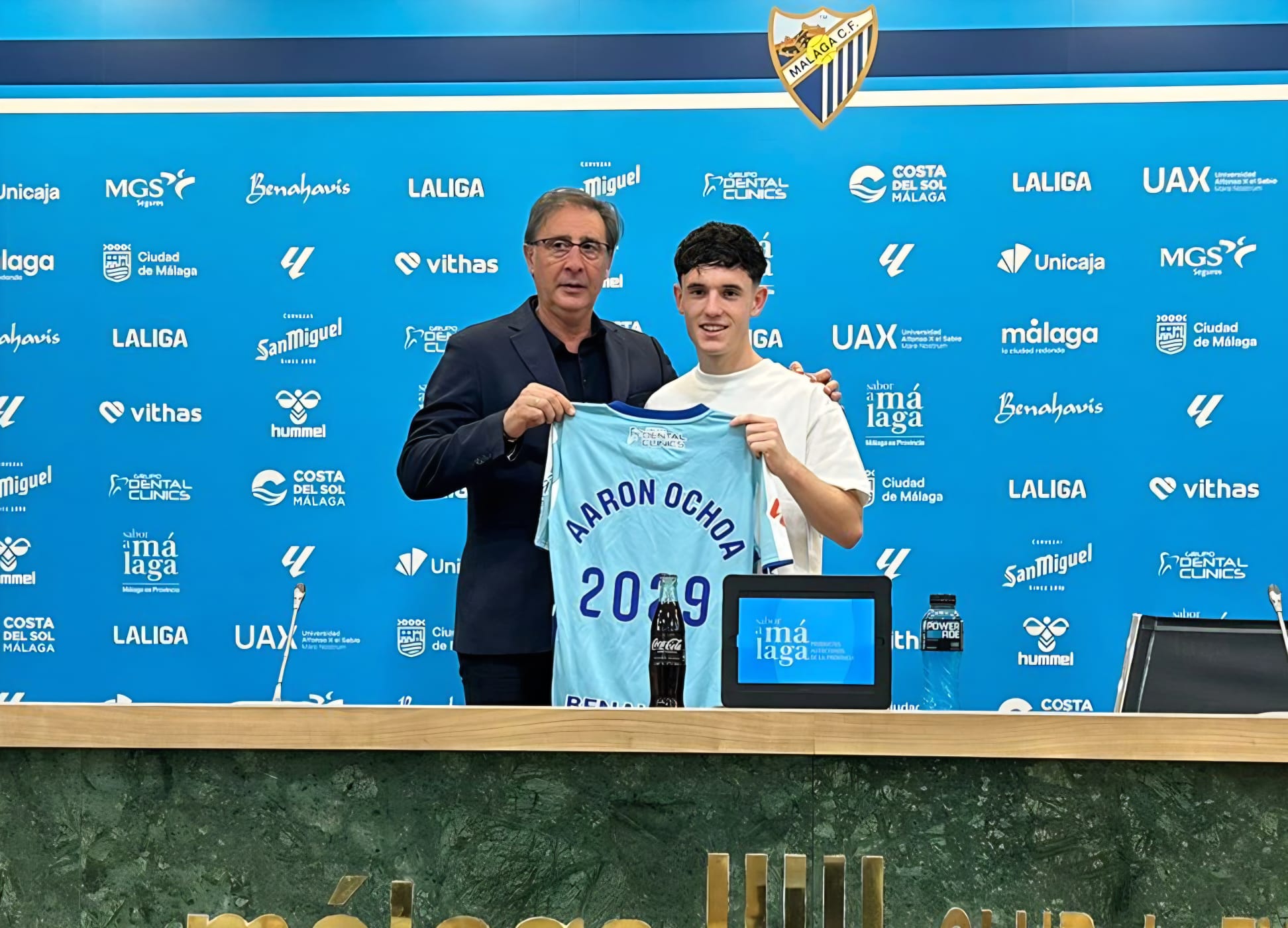 Aaron Ochoa: "No siento la presión, quiero demostrar mi mejor nivel en La Rosaleda"