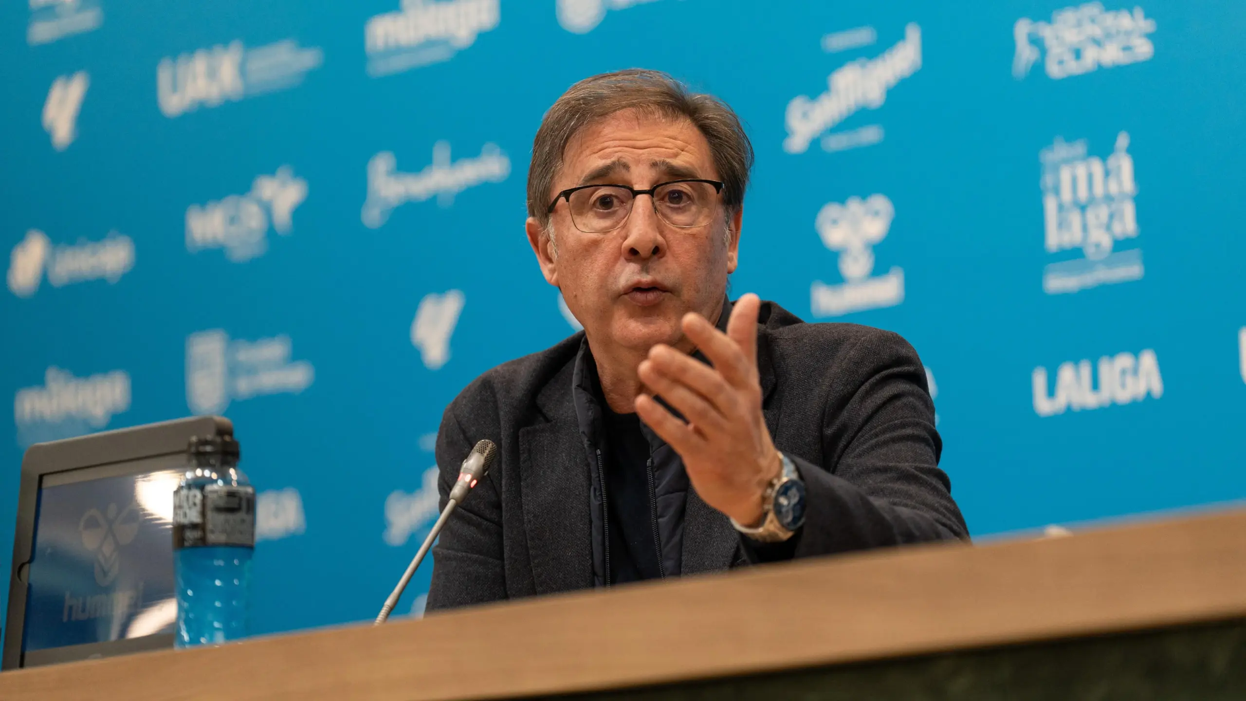 Las extrañas respuestas de Loren Juarros sobre su continuidad