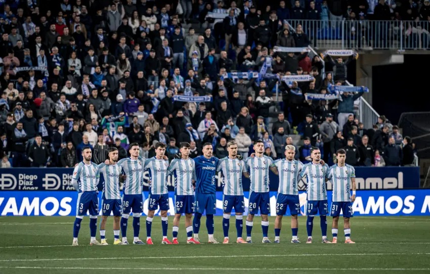 Alerta amarilla en Granada: Casi medio once del Málaga, a una tarjeta de la sanción