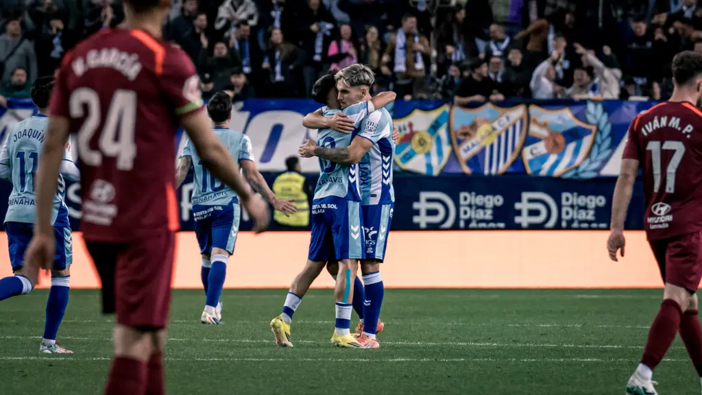 malaga cf cultural leonesa rosaleda celebracion gol chupete larrubia