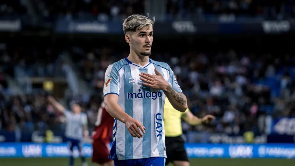 malaga cf cultural leonesa rosaleda chupete 3