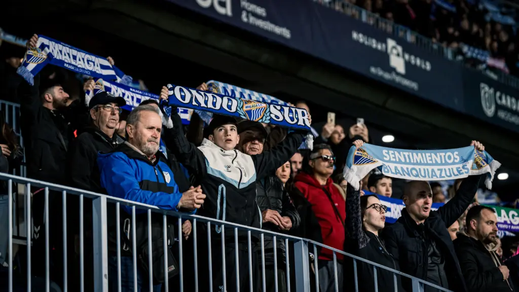 malaga cf cultural leonesa rosaleda fondo sur aficion 2
