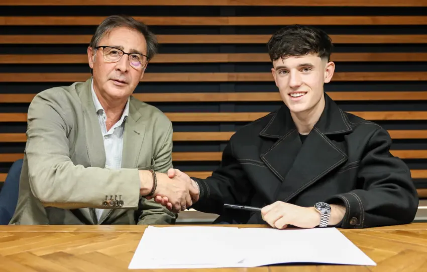 ¡El Málaga CF anuncia la renovación de Aaron Ochoa hasta 2029!