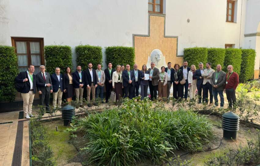 12032026 JOSELE AGUILAR JUNTO A ALCALDES Y ALCALDESAS DEL PSOE DE MALAGA EN EL PARLAMENTO DE ANDALUCIA