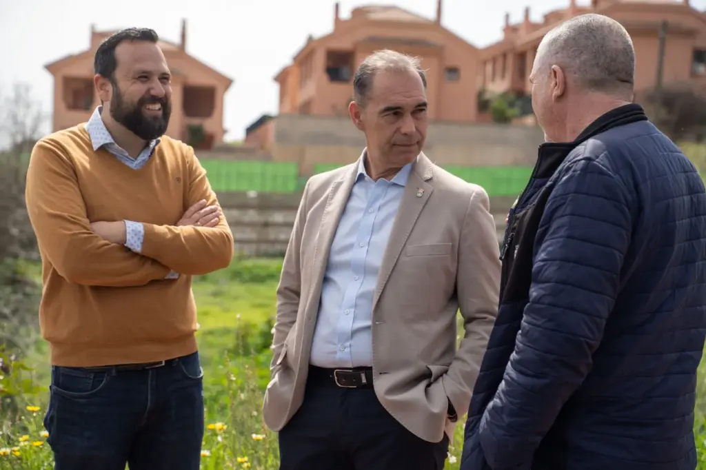 Benalmádena implementa la iluminación de Camino del Amocafre, Aldeas Viejas y calle Italia con 40 luminarias solares 4 16 - ILUMINACIÓN CAMINOS BENALMADENA