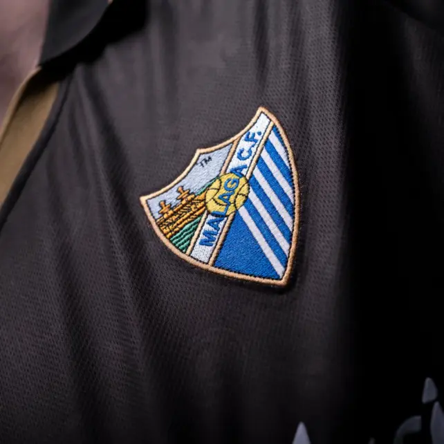 18 ASI ES LA NUEVA CAMISETA RETRO DEL MALAGA CF