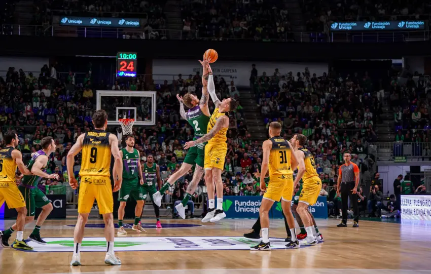 1X1 Y NOTAS DEL UNICAJA EN LA DERROTA ANTE LA LAGUNA TENERIFE