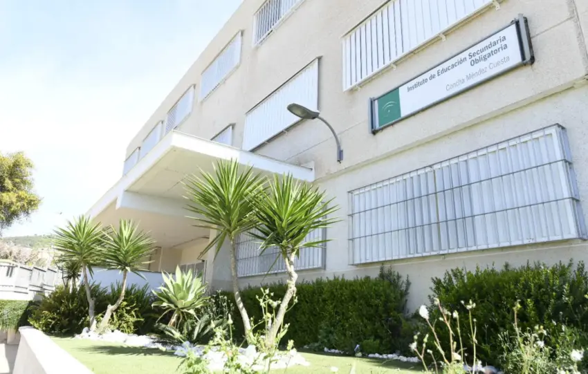 32 - AYUDA ESCOLAR TORREMOLINOS