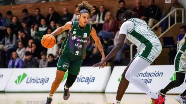 El líder golpea en Los Guindos y frena al Unicaja Mijas (60-86)