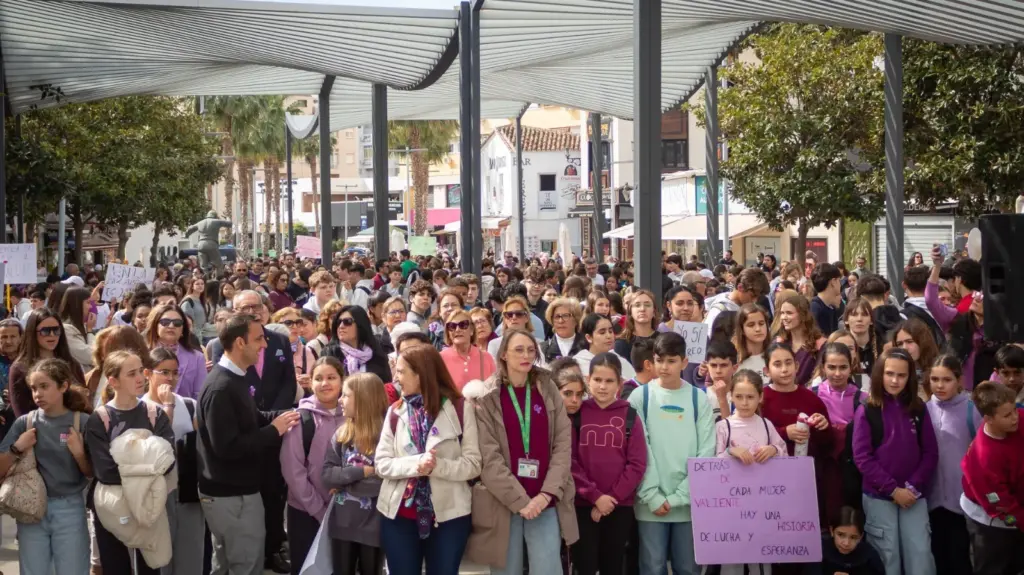 50 - MARCHA DÍA DE LA MUJER TORREMOLINOS