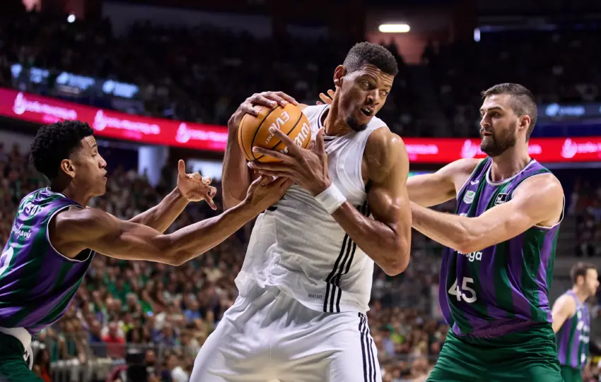 BROTES VERDES EN LAS RECUPERACIONES DE TYSON PÉREZ Y KRAVISH