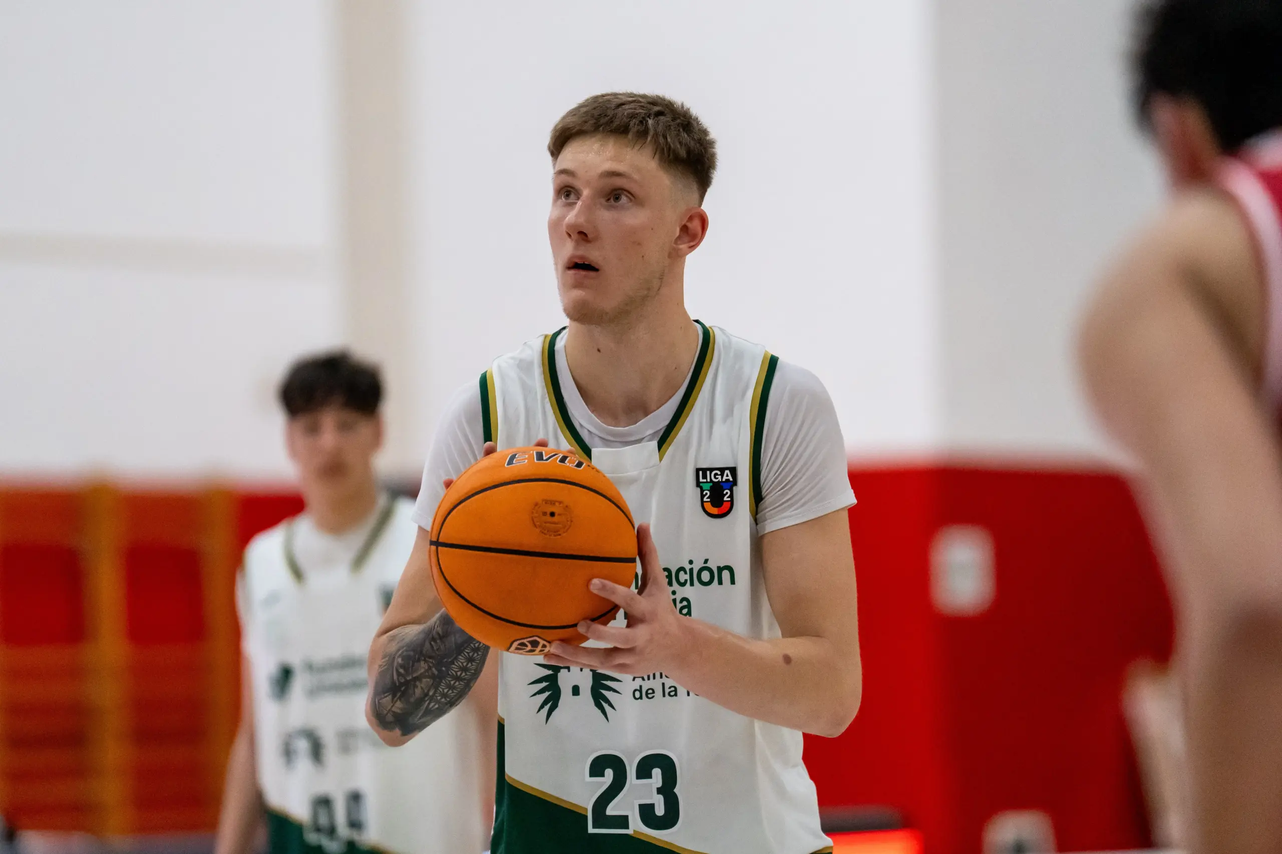 BUTAJEVAS TIRA DE ÉPICA Y HACE CREER AL UNICAJA POR LA FINAL SIX DE LA LIGA U