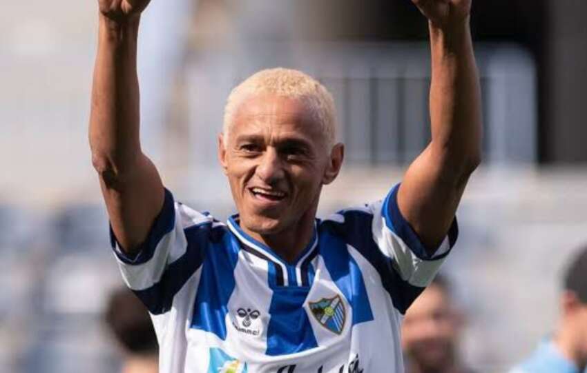 Darío Silva: "El Málaga tiene un 70% del ascenso avanzado"