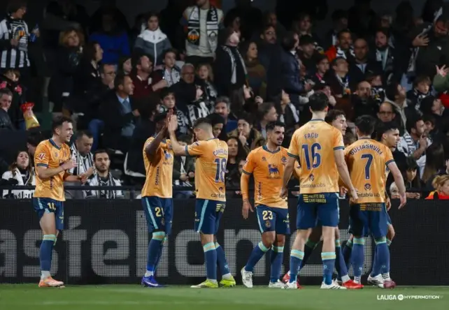 EL ASCENSO DIRECTO SE QUEDA A SOLO DOS PUNTOS PARA EL MÁLAGA CF