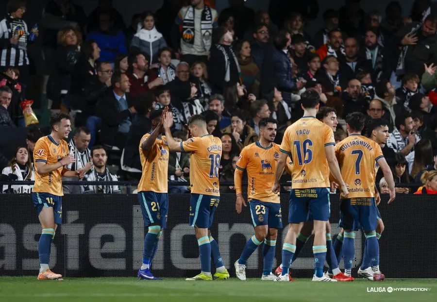 EL ASCENSO DIRECTO SE QUEDA A SOLO DOS PUNTOS PARA EL MÁLAGA CF