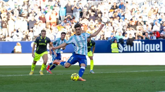 EL MÁLAGA CF SE ESTANCA EN EL PUNTO DE PENALTI