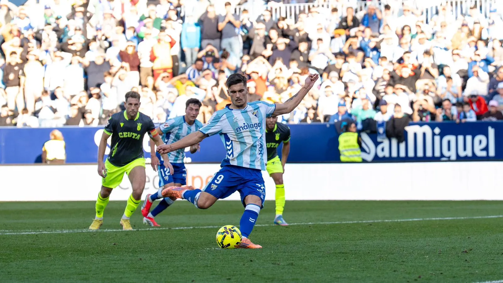 EL MÁLAGA CF SE ESTANCA EN EL PUNTO DE PENALTI