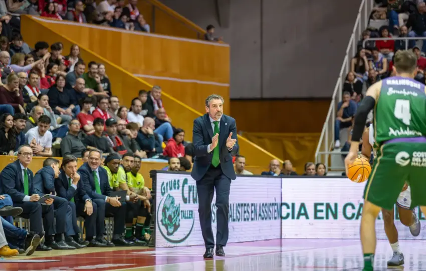 IBON NAVARRO ELOGIA EL PARTIDO MADURO DEL UNICAJA EN GIRONA
