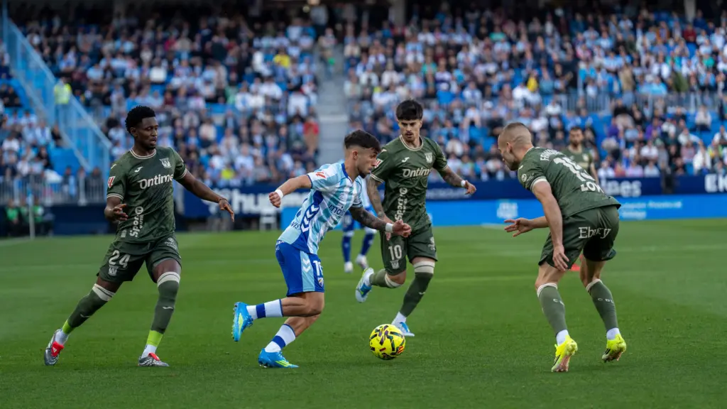 Así te hemos contado el empate a cero del Málaga CF ante el CD Leganés (0-0) 5 Larrubia regate leganes Malaga CFc