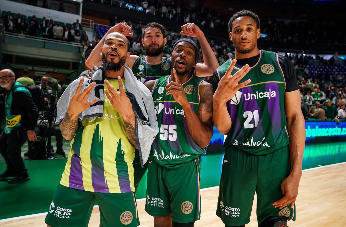 MANOTAZO AL MAZAZO DE VALENCIA PARA EL UNICAJA