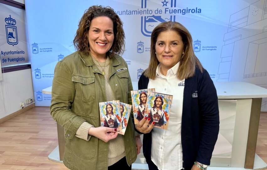 Moreno y Vega informan de las guias de bolsillo de la Semana Santa de Fuengirola 2026