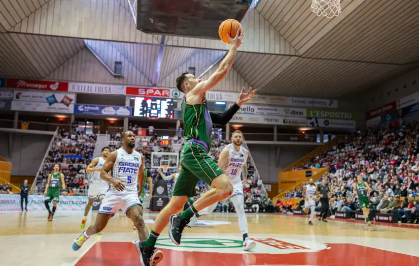 SERIEDAD SUDOR Y VICTORIA DEL UNICAJA EN GIRONA