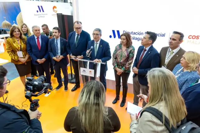 Turismo homenaje golf.jpg