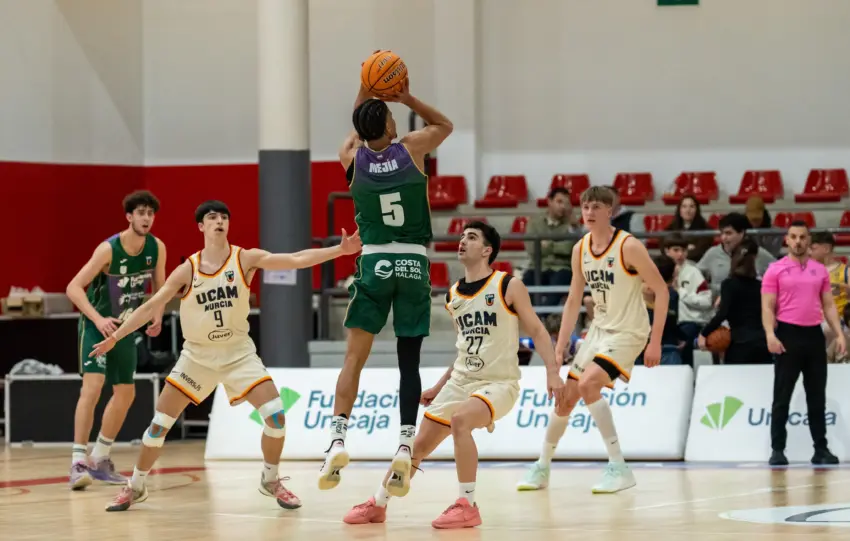 WILMER MEJÍA SE EXHIBE EN LA AJUSTADA VICTORIA DEL UNICAJA ANTE UCAM MURCIA