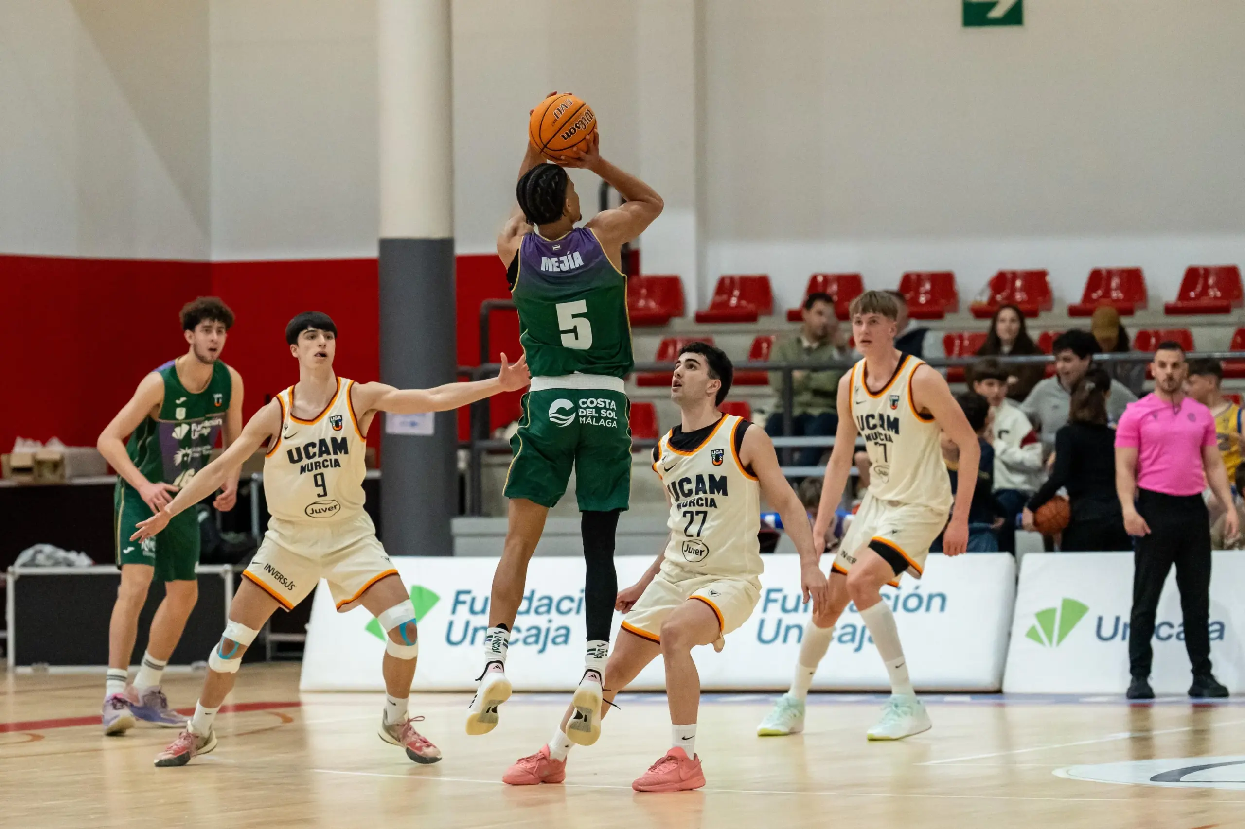 WILMER MEJÍA SE EXHIBE EN LA AJUSTADA VICTORIA DEL UNICAJA ANTE UCAM MURCIA