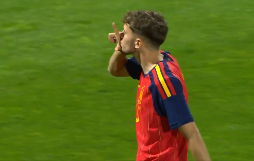 Adrián Niño aprovecha el parón internacional: 20 minutos y un gol contra Chipre